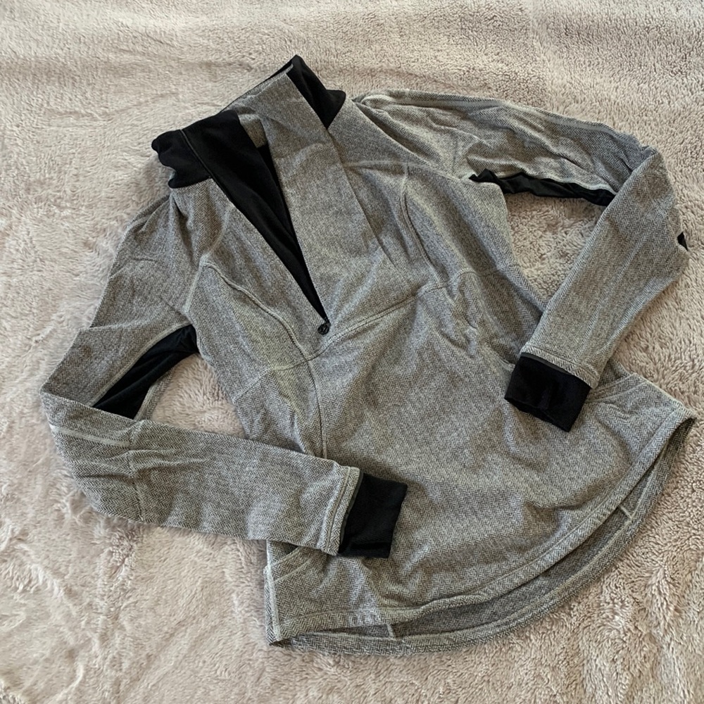 Lululemon Athletica base runner quarter zip